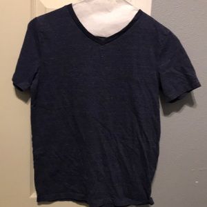 v- neck blue old navy shortsleeved tee. size large